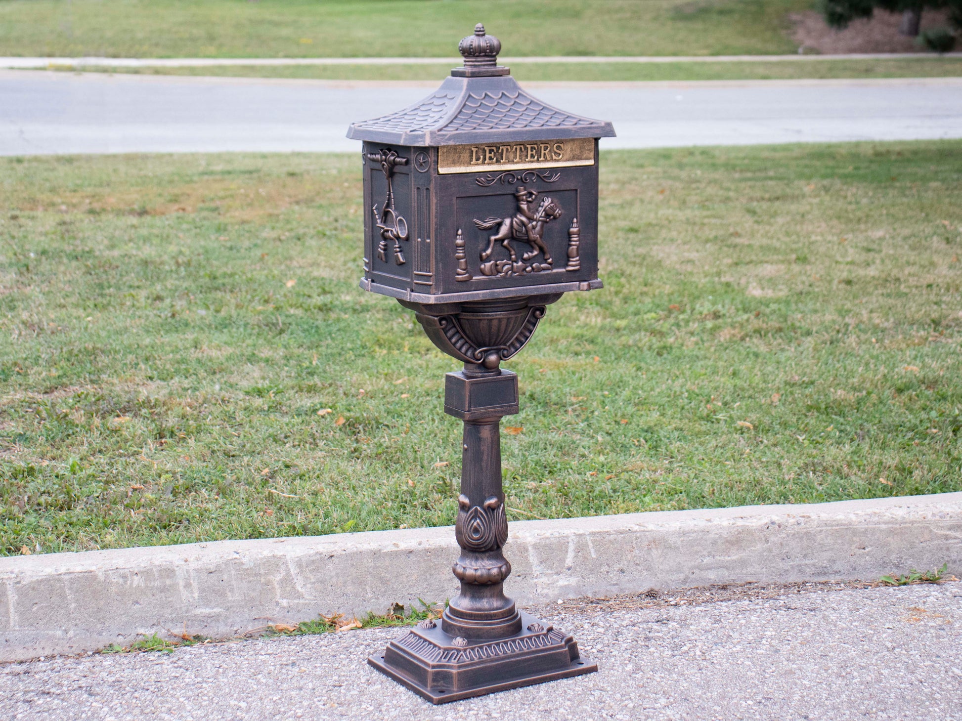 HS9000 cast aluminum mailbox bronze color